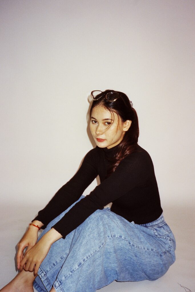 How Do I Choose Between Hard And Soft Light For My Shots?